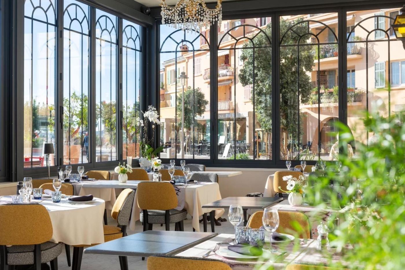 סנרי-סור-מר Hotel Restaurant De La Tour מראה חיצוני תמונה