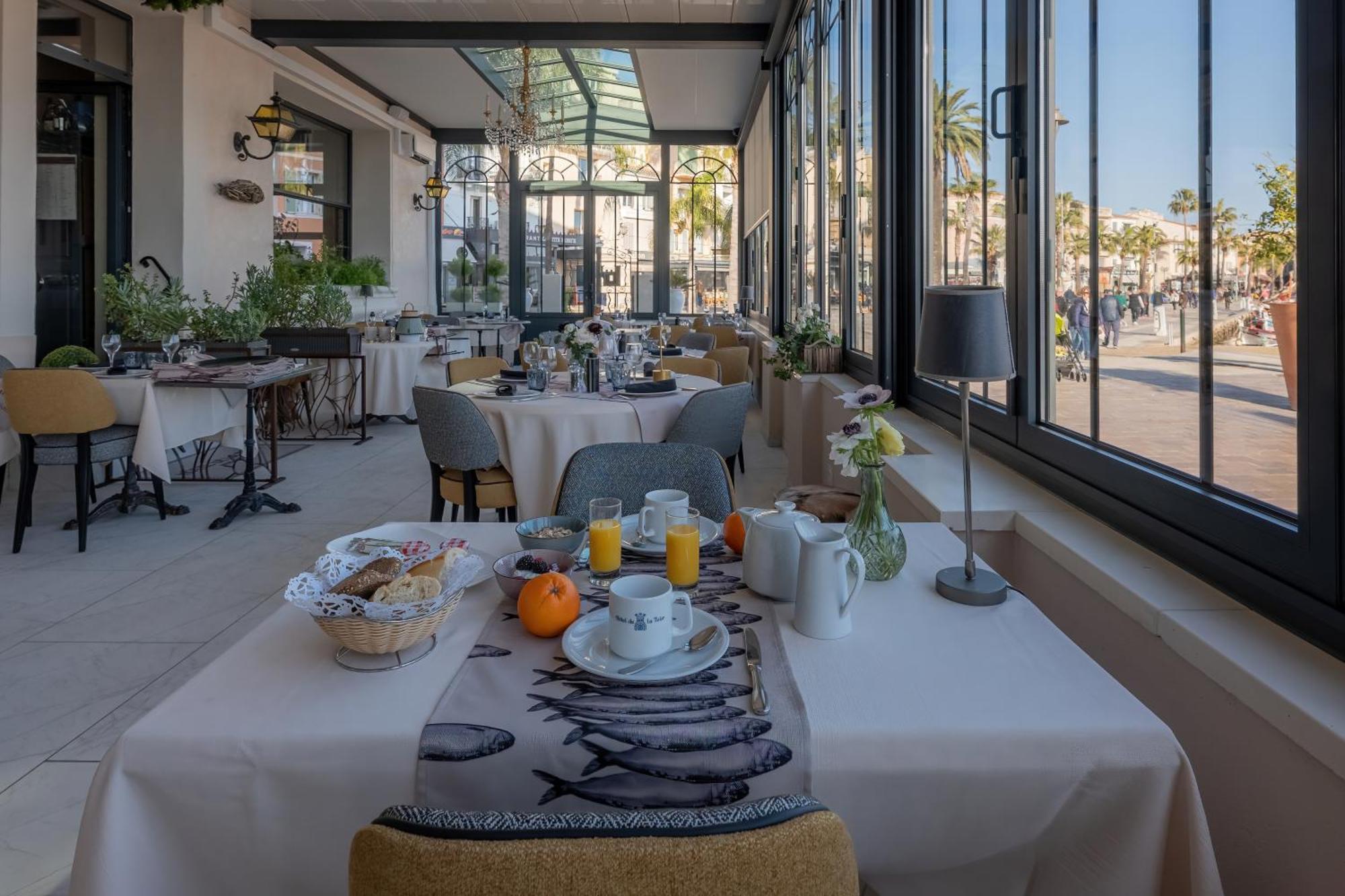 סנרי-סור-מר Hotel Restaurant De La Tour מראה חיצוני תמונה